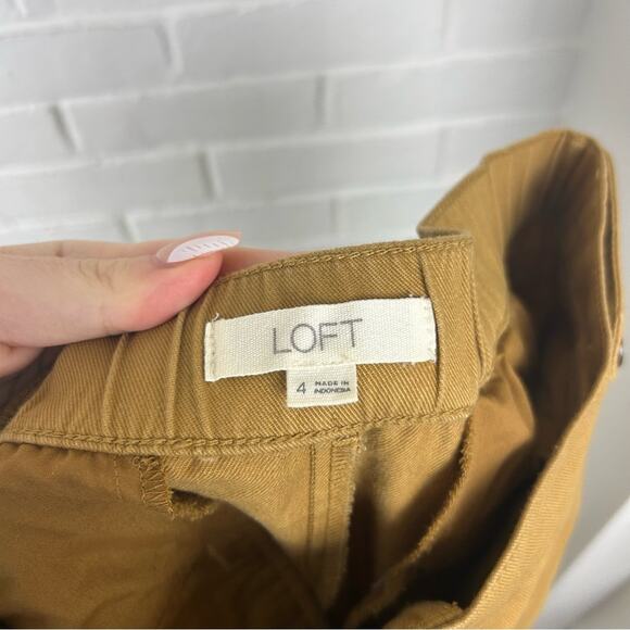 LOFT Khaki High Rise Button Detail Casual Pants Size 4 - Picture 2 of 8